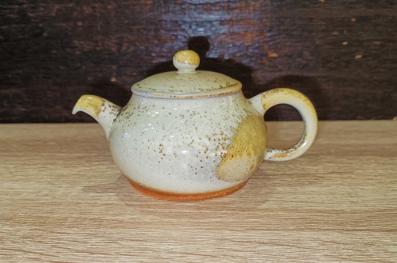 柴烧白玉泥茶壶-莺歌李玟睿 - 茶具/茶杯 - 陶 
