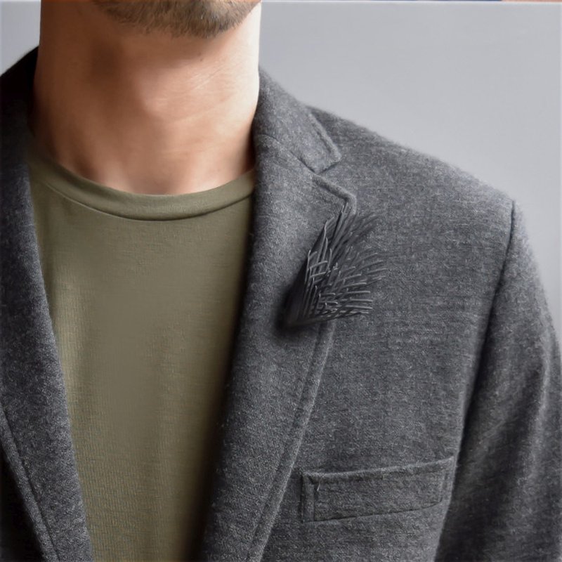 flare brooch black - 胸针 - 塑料 黑色