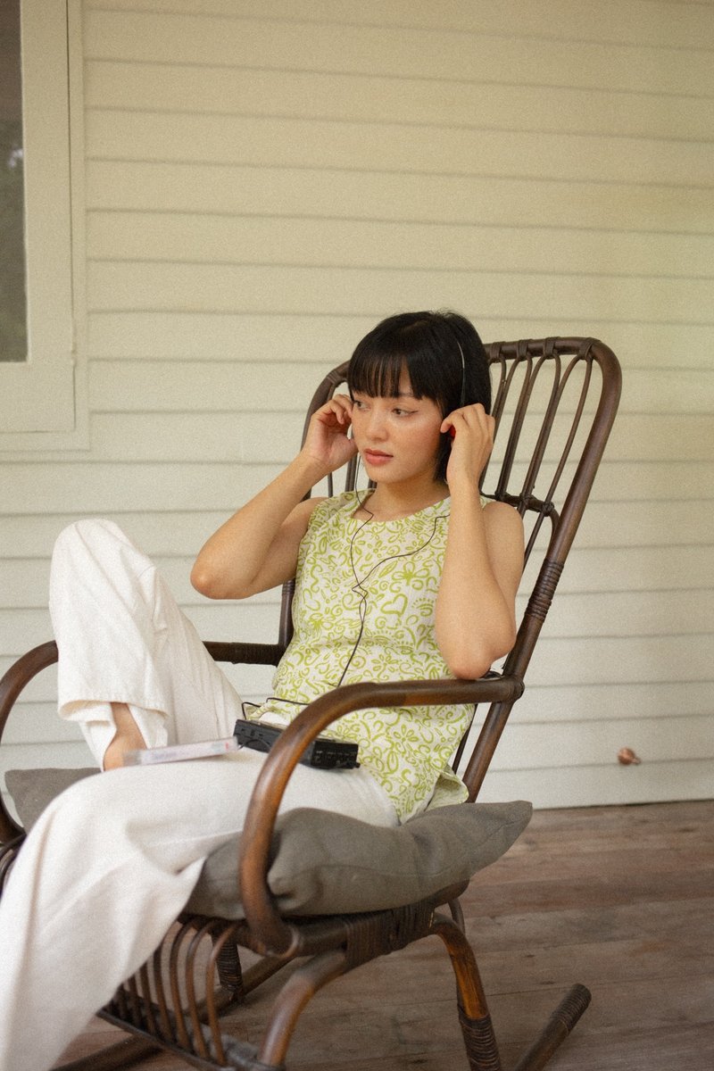 Mulmul 洋甘菊细肩带背心 - 女装上衣 - 棉．麻 绿色