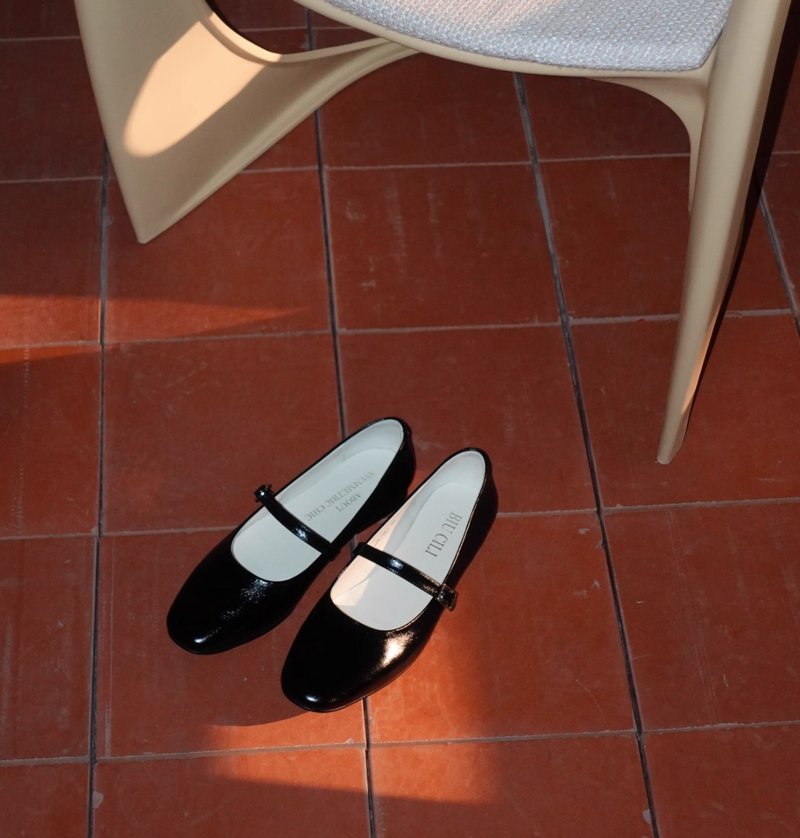 赫本瑪莉珍 平底舒适芭蕾风单鞋 手工製 - 芭蕾鞋/娃娃鞋 - 真皮 黑色