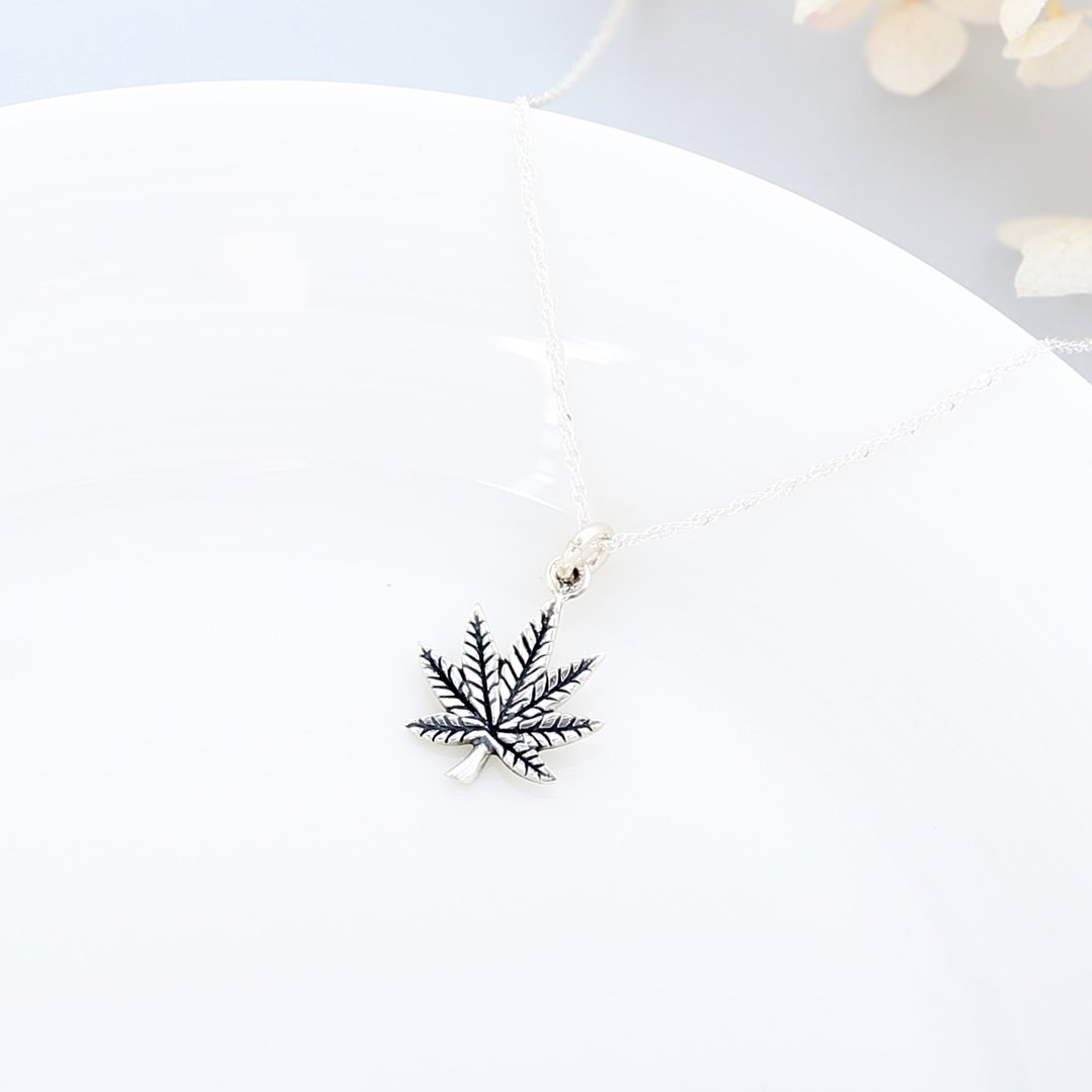 【Angel & Me】Chill 大麻 大麻叶 s925 纯银项链 生日圣诞节 - 项链 - 纯银 银色