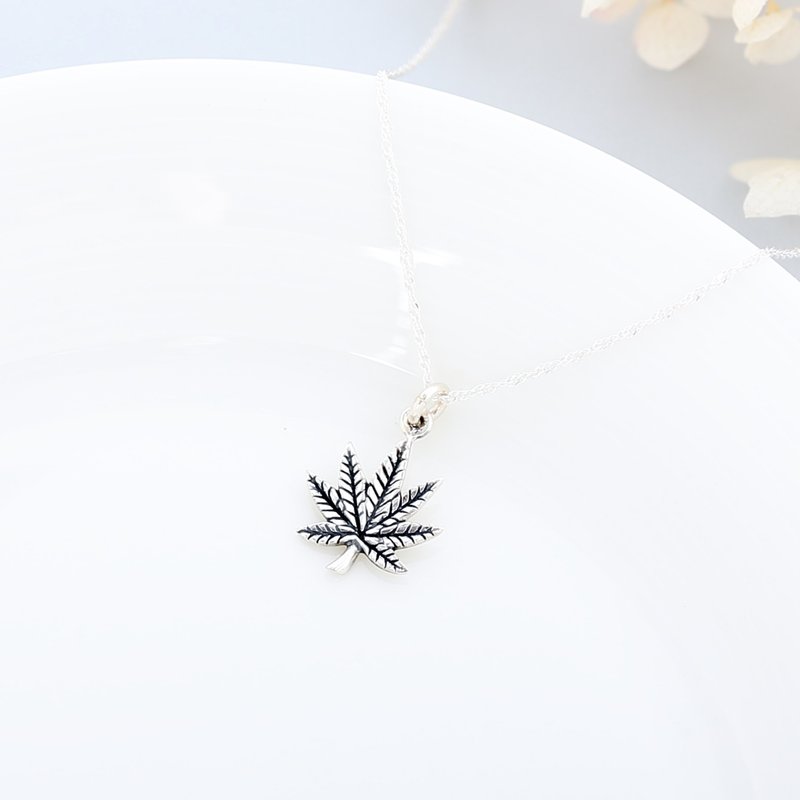 【Angel & Me】Chill 们 大麻叶 s925纯银项链 生日 圣诞节礼物 - 项链 - 纯银 银色