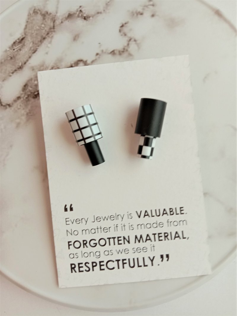 耳环_经典黑白设计_中型纸鼓珠_CONNETTERE同系列可换搭 - 耳环/耳夹 - 纸 黑色