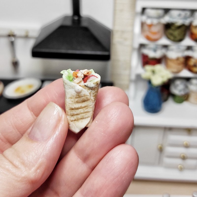 Fast food for dolls, shawarma, Realistic doner kebab, sandwich for dolls, mini - 玩偶/公仔 - 粘土 多色
