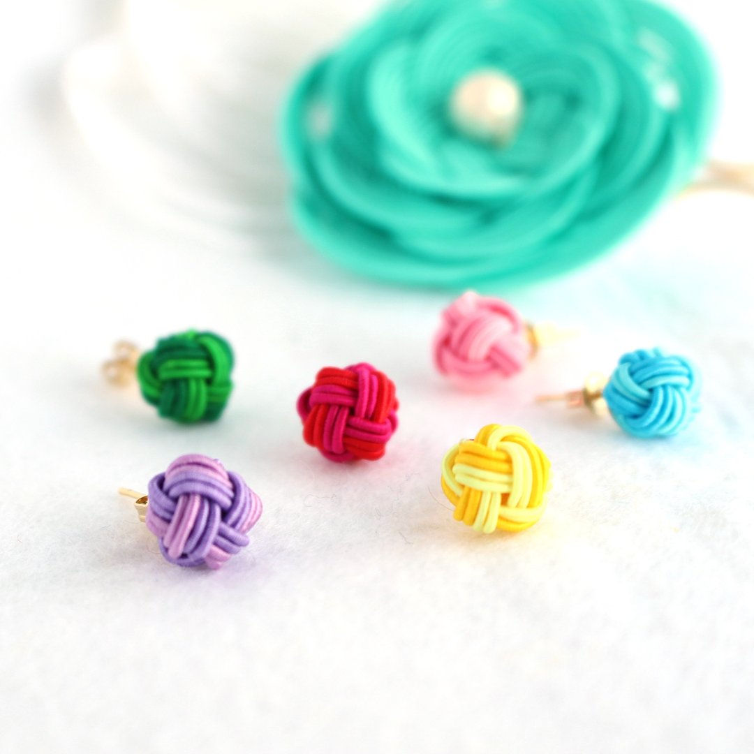 japanese style pierce / earring / mizuhiki / japan / accessory / ball / kawaii - 耳环/耳夹 - 丝．绢 白色