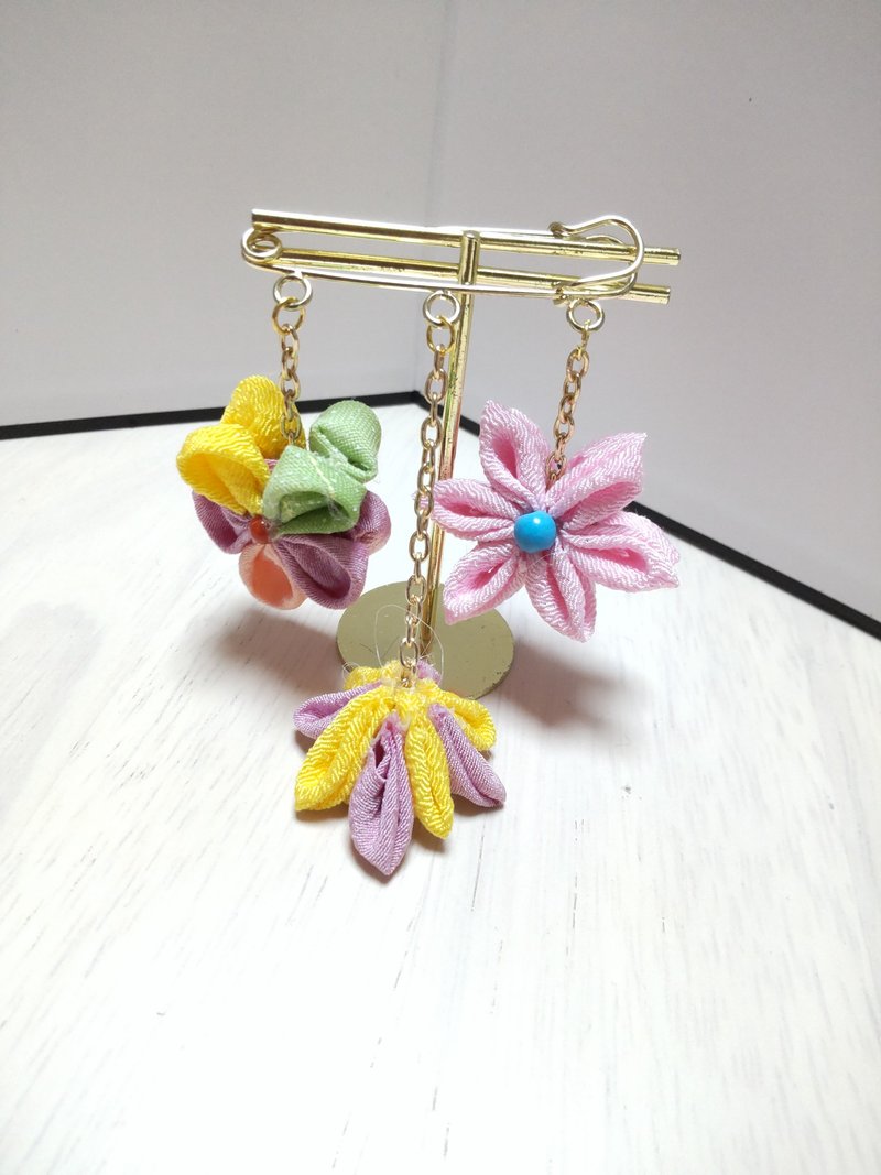 stall pin - 胸针 - 其他人造纤维 多色