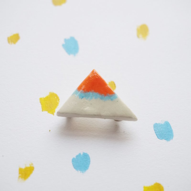 三角/石粉黏土手工制小胸针 - 胸针 - 粘土 橘色