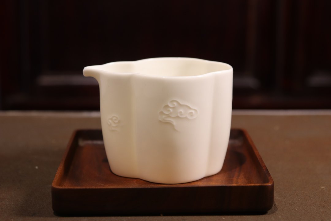 敦睦窑 德化模刻印花玉瓷茶盅 - 茶具/茶杯 - 瓷 白色
