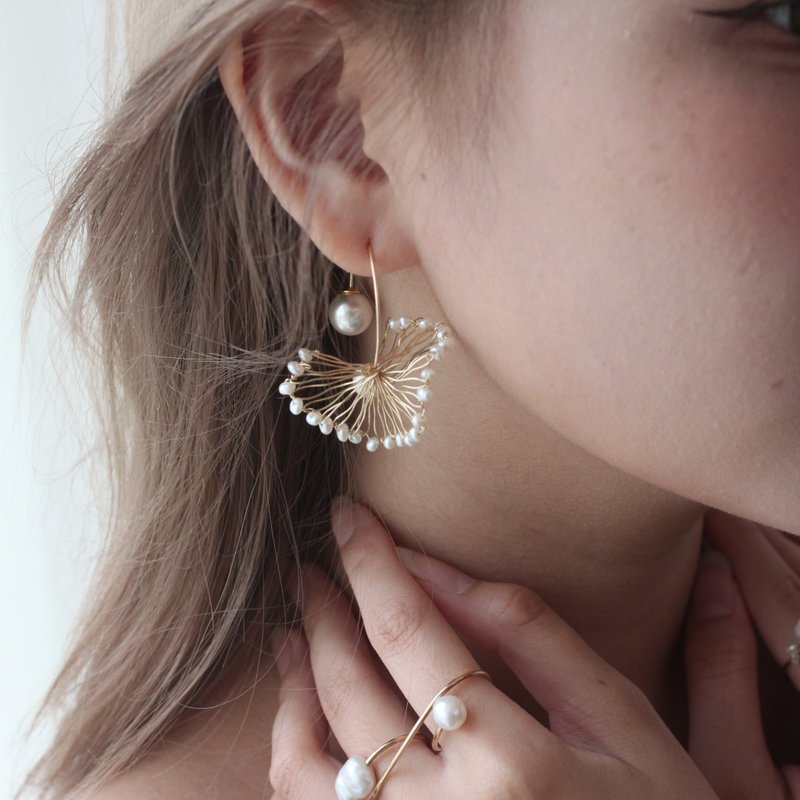 【礼物】烟の花-绽放 愉悦欢庆时刻14KGF珍珠耳环 - 耳环/耳夹 - 珍珠 白色