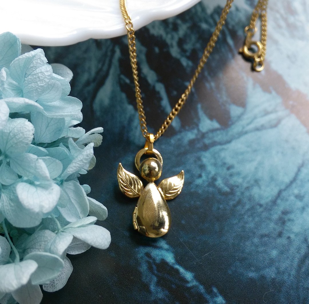 Locket 小天使 相片坠 项链。西洋古董饰品 - 项链 - 其他金属 金色