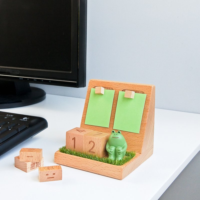 【礼物首选】小草堆万年历  桌历 办公桌 礼物推荐 生日礼物 刻字 - 年历/台历 - 木头 多色