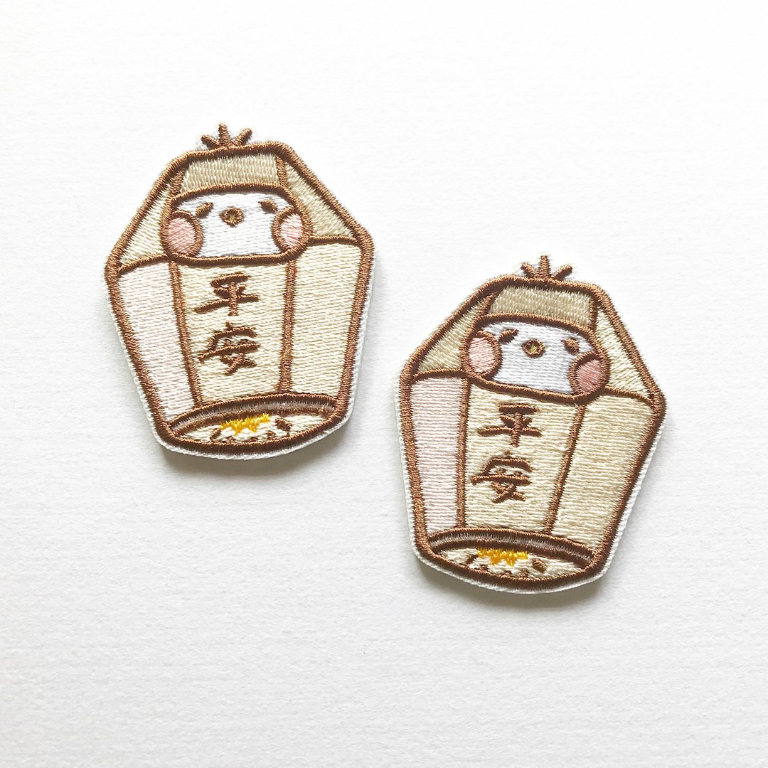 台湾 天灯籽 绣片/别针/贴片 - 徽章/别针 - 绣线 白色