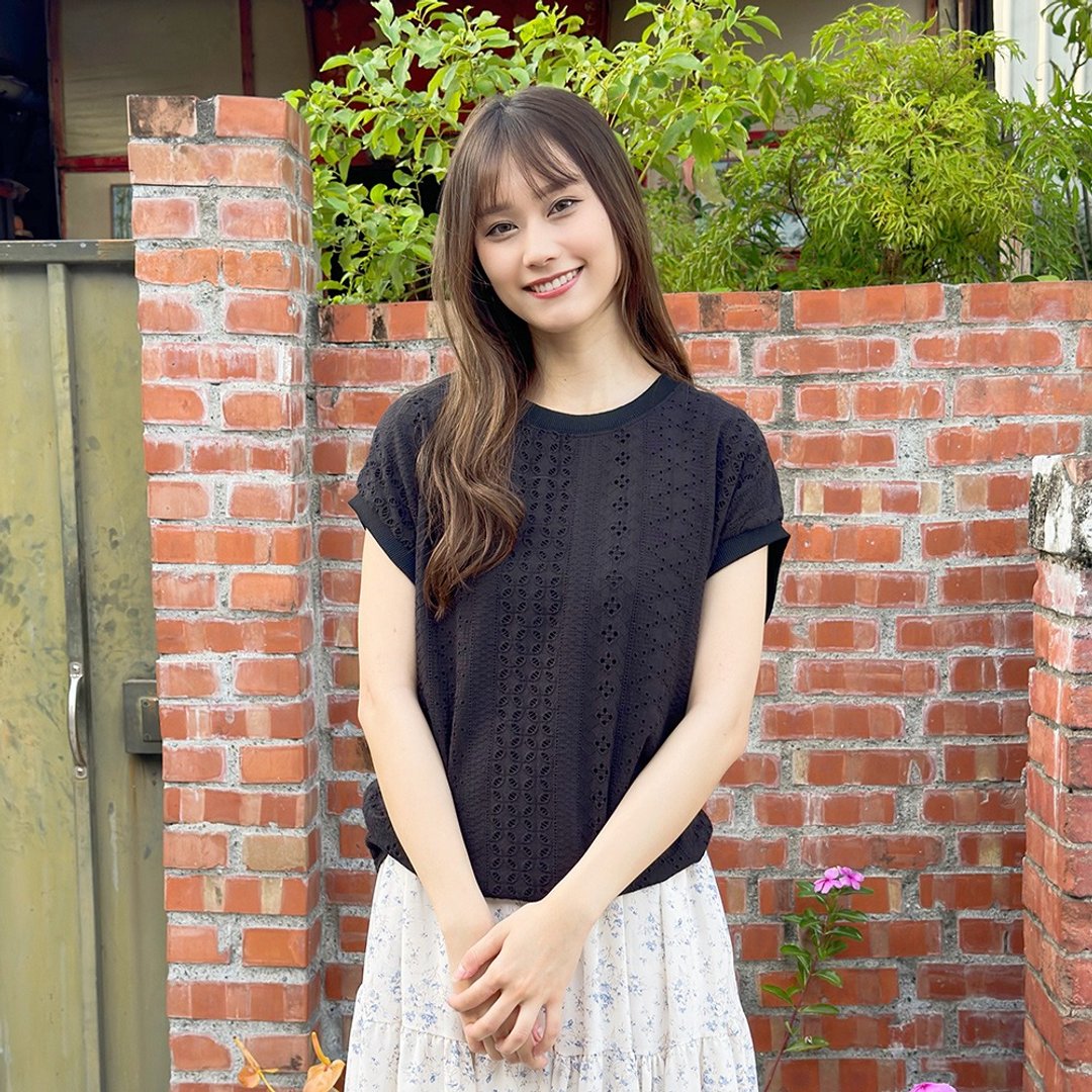 Hana Mokuba 圆领清新日系感提花上衣 - 女装上衣 - 棉．麻 