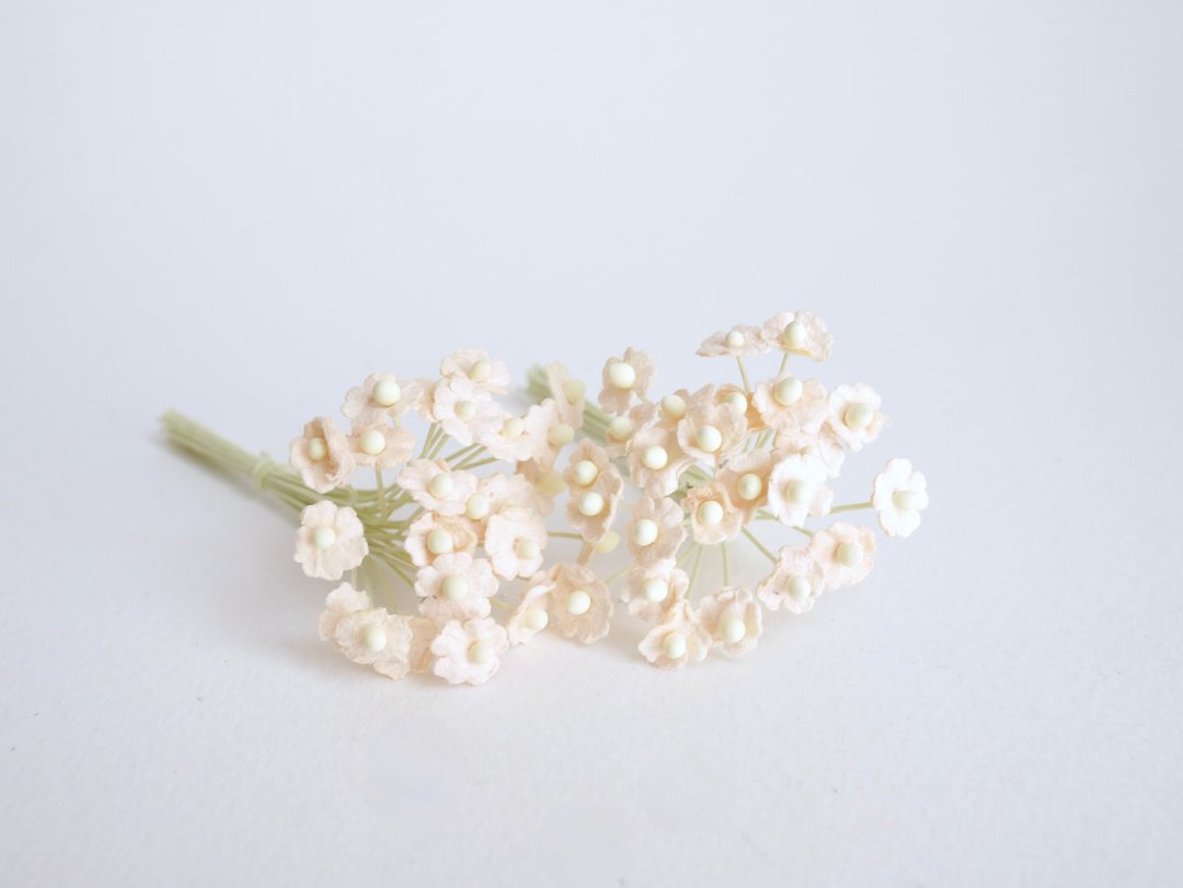 paper flower, supplies, 100 pcs. Canadian anemone, size 0.8 cm., egg cream color - 其他 - 纸 黄色
