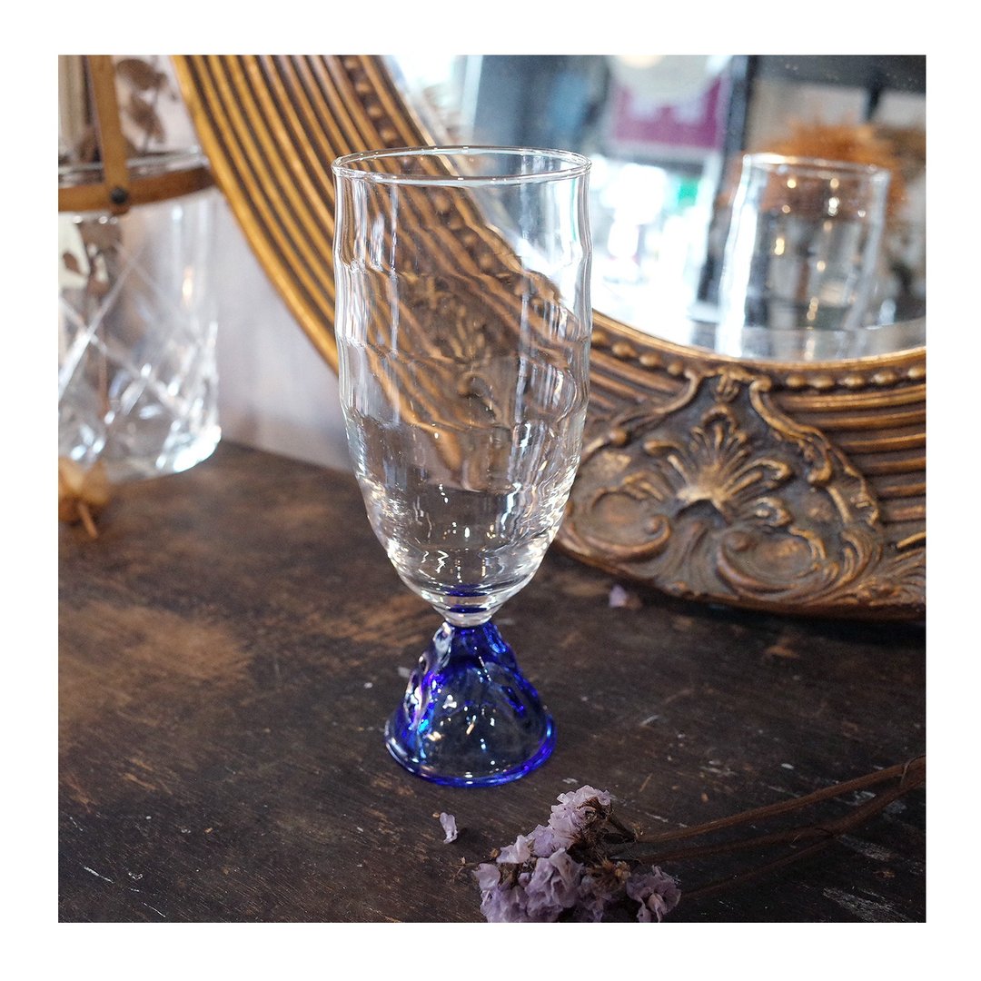 日本老件。佐佐木蓝底高脚杯.玻璃杯。水杯.高 16.5cm 酒杯。锥形杯脚 - 其他杯子 - 玻璃 