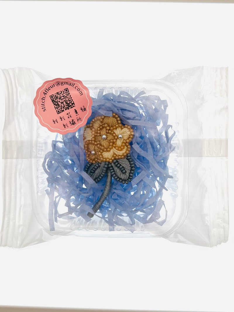 绣球花胸针 - 胸针 - 其他材质 