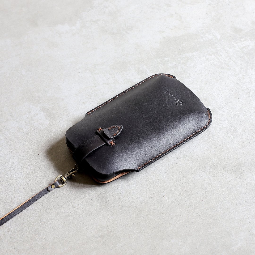 Rustic iPhone手机套－装手机壳用∣曜石黑手染植鞣牛皮革∣多色 - 手机壳/手机套 - 真皮 黑色
