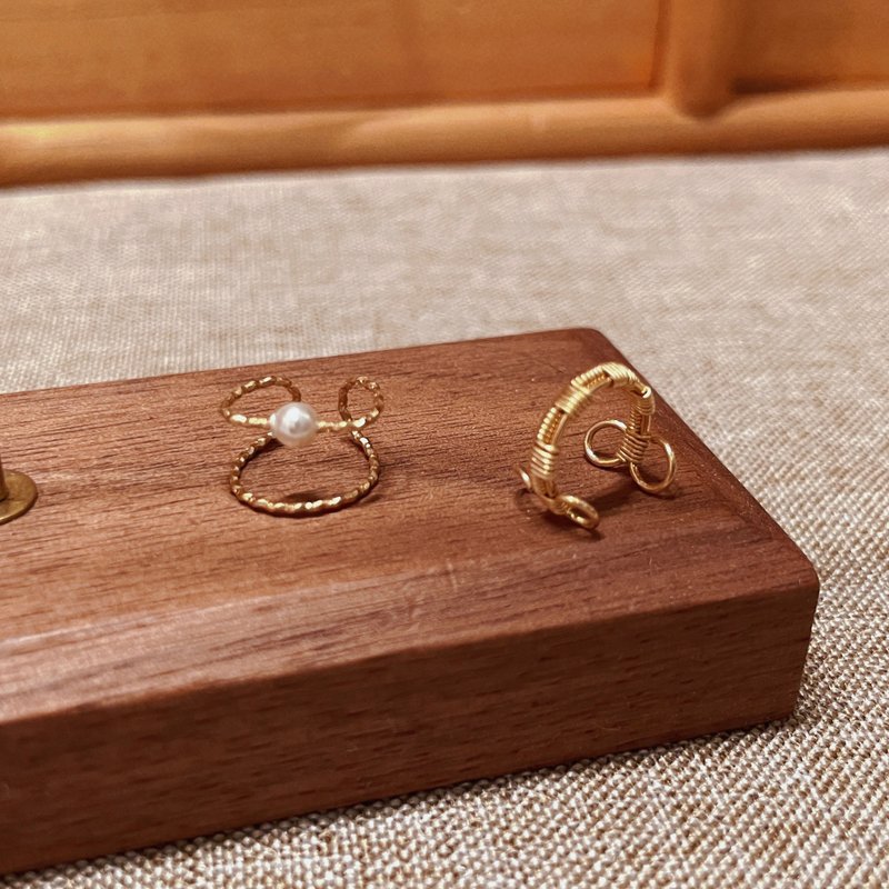 Diana | 绕线珍珠耳骨夹 | 14KGF包金 - 耳环/耳夹 - 珍珠 金色