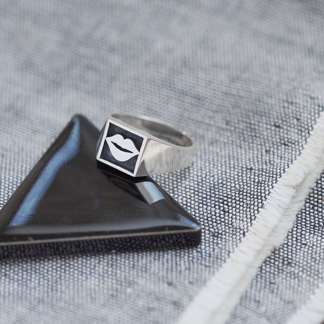 Emoji Lip Ring Silver 925 - 戒指 - 其他金属 黑色