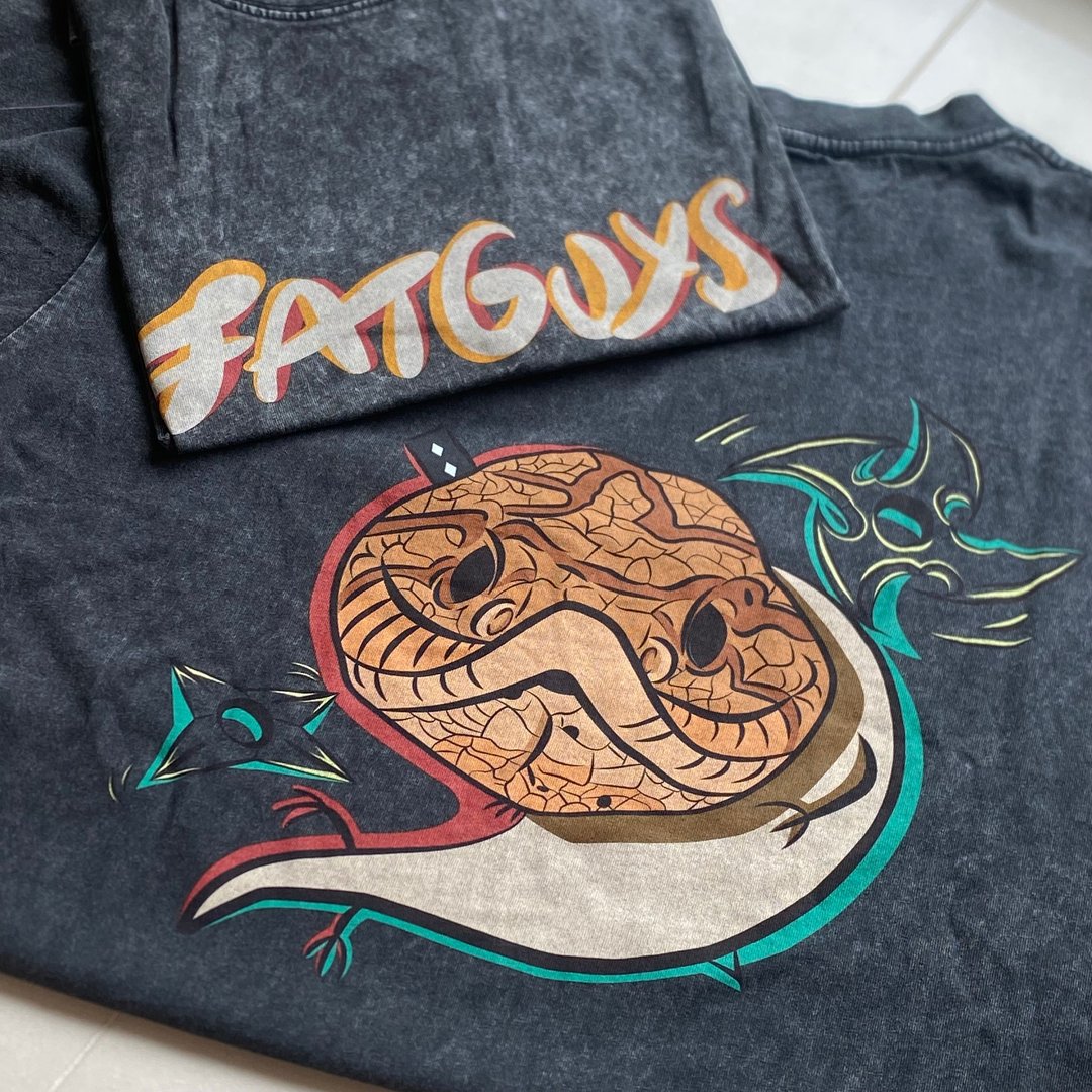 FATGUYS/OVER SIZE忍者猪鼻蛇TEE/中性/洗水黑 - 女装 T 恤 - 棉 黑色