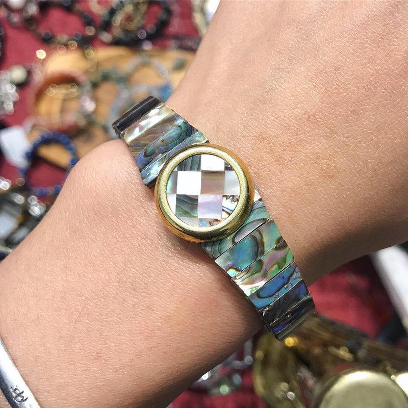 【Lost and find】天然石 古典 鲍贝 拼格 弹弓 手带 - 手链/手环 - 宝石 多色