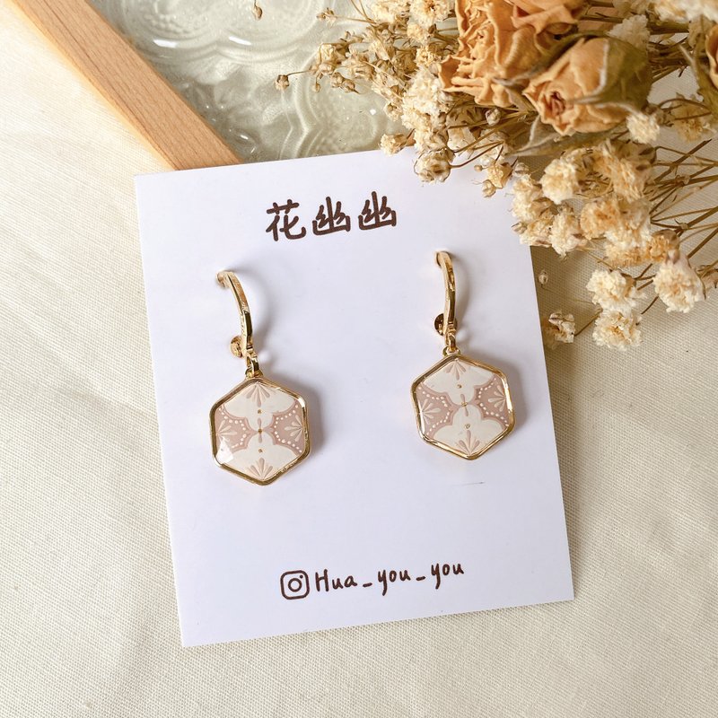 手绘花砖耳环 暖暖 手工饰品 耳圈式 s925银耳针 耳夹 - 耳环/耳夹 - 树脂 粉红色