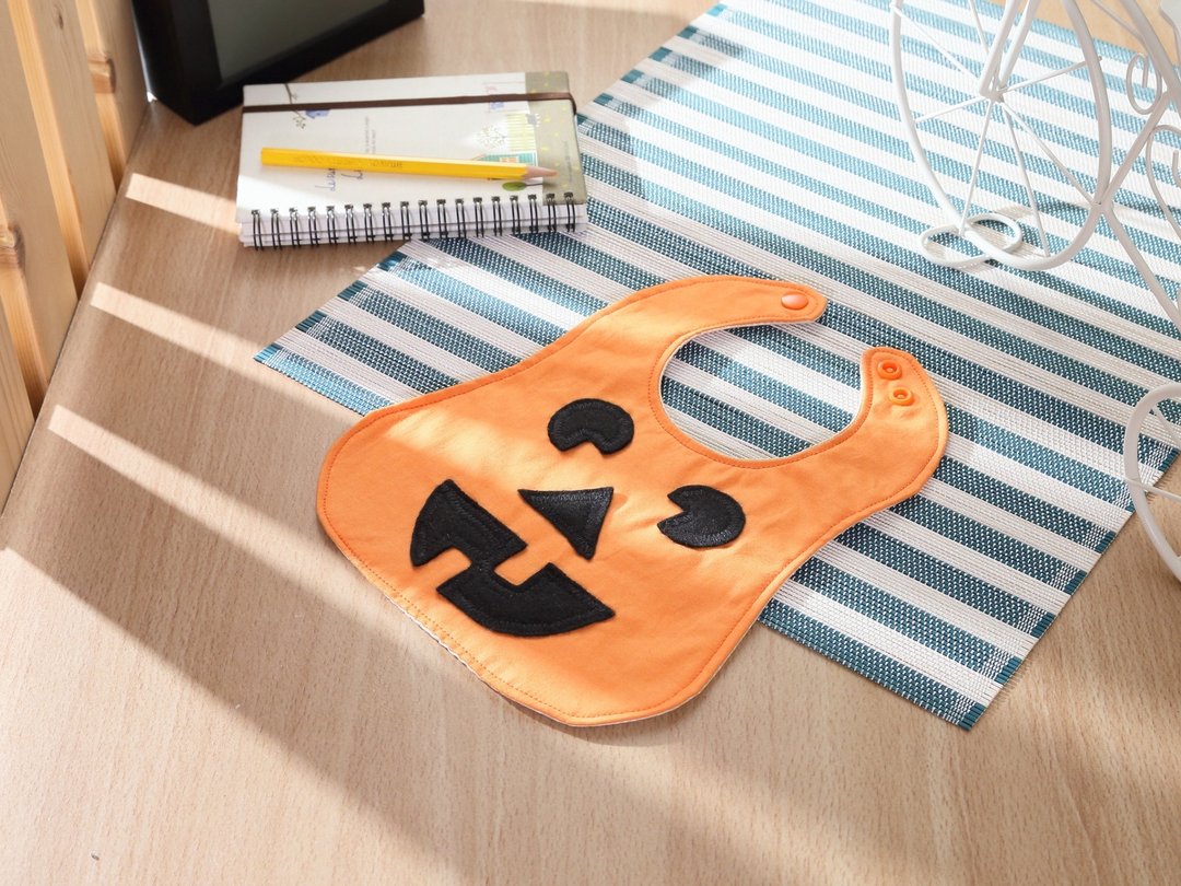 南瓜造型围兜兜 Jack-O-Lantern Bib 万圣节 造型围兜 - 围嘴/口水巾 - 棉．麻 