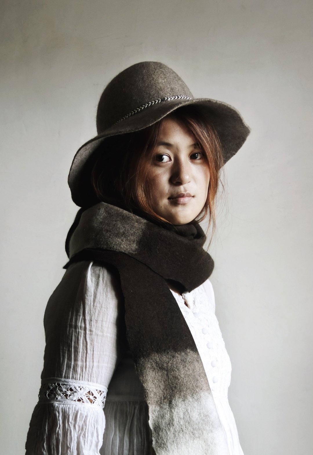牦牛绒・手工毛毡淑女帽・灰色 - 帽子 - 其他材质 灰色