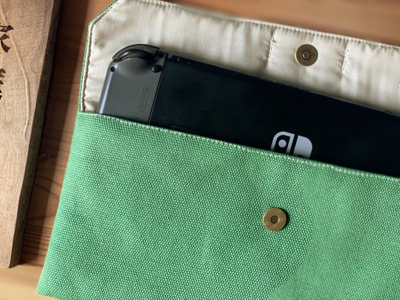 帆布 Switch 套 (动森绿) - 化妆包/杂物包 - 棉．麻 多色