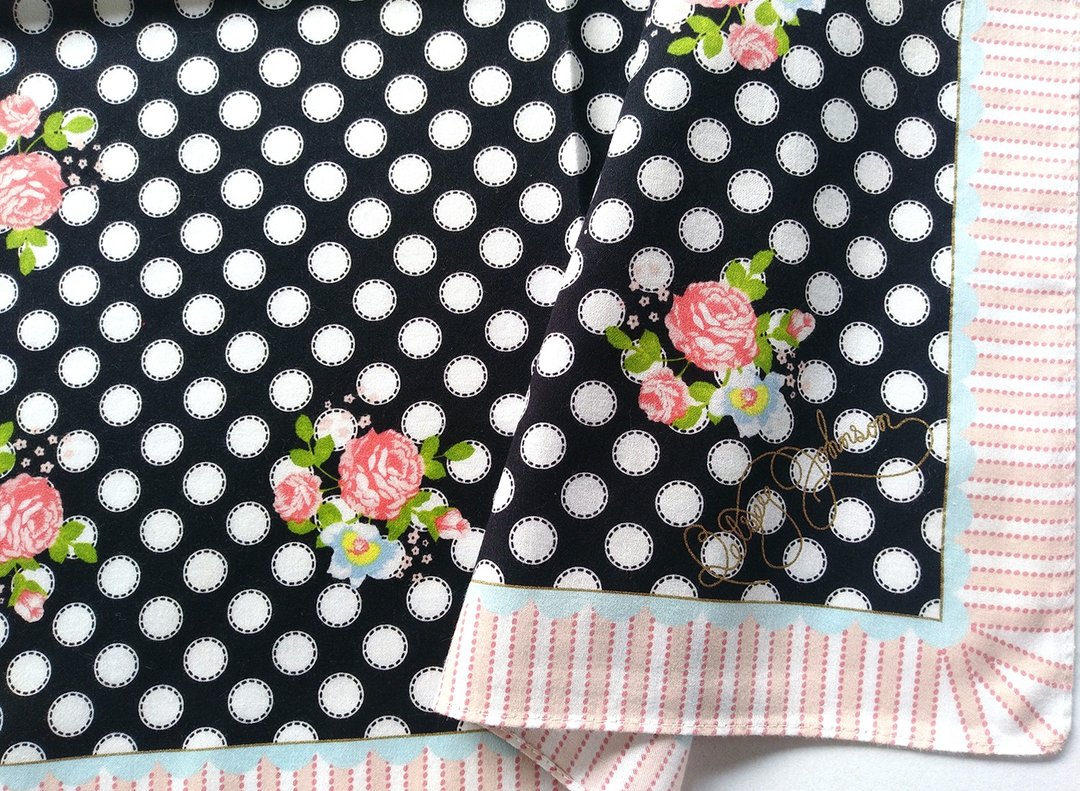 Betsey Johnson 复古手帕 - 摇滚甜心风格 (19.5 英寸) - 手帕/方巾 - 棉 黑色