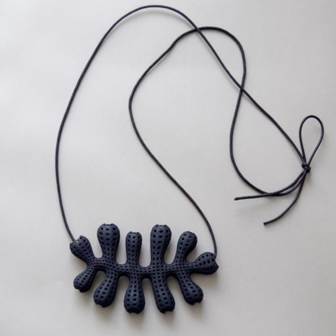 Oak necklace - 项链 - 塑料 