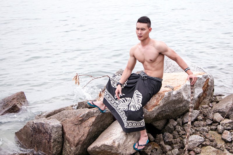 Tropical Sarong In Monstera Black Printing - 男士长裤 - 聚酯纤维 黑色