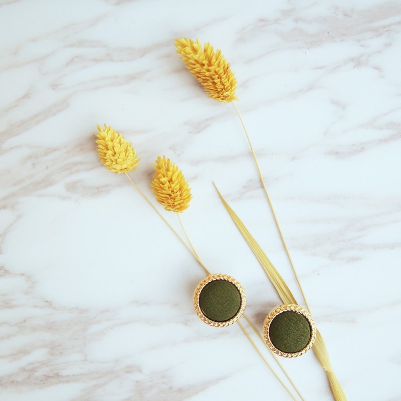 赫本的复古耳环 // 橄榄绿 - 耳环/耳夹 - 其他材质 绿色