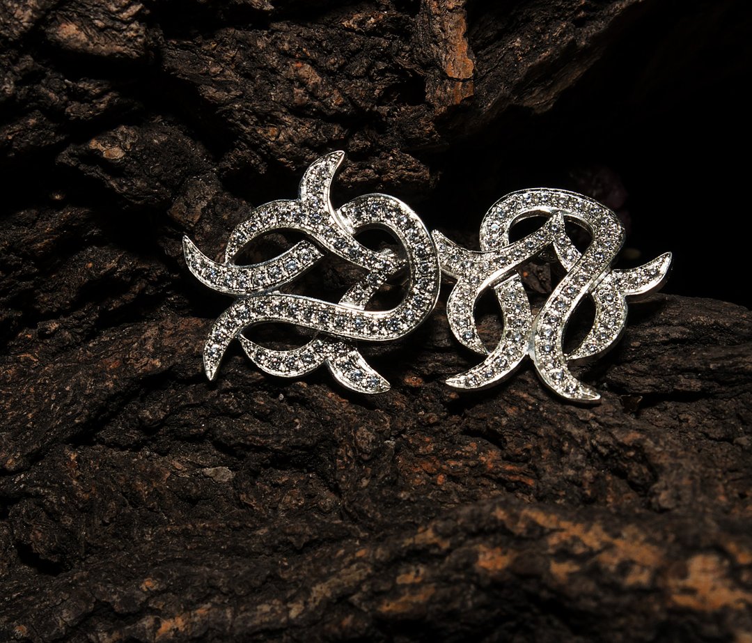 Sterling silver earrings Royal Tulip - 耳环/耳夹 - 纯银 银色