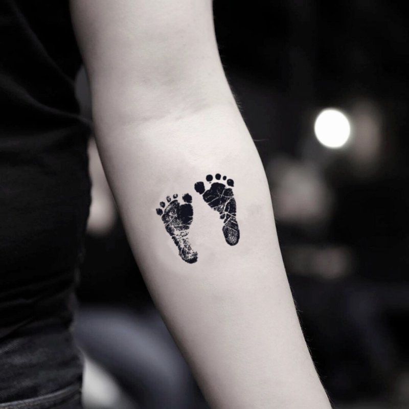 OhMyTat 婴儿脚印 Baby Feet 刺青图案纹身贴纸 (2 张) - 纹身贴 - 纸 黑色