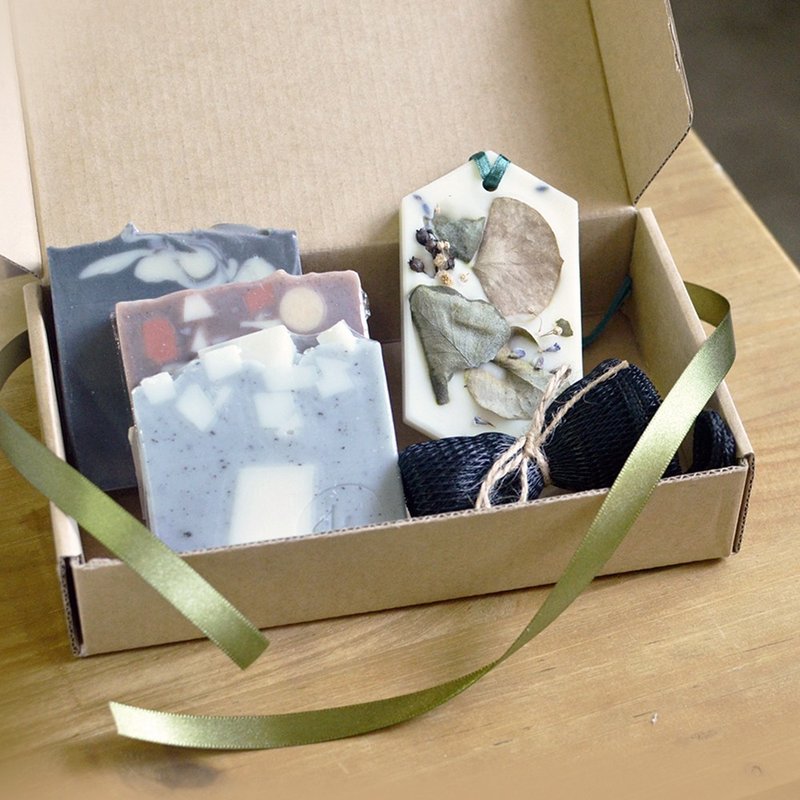 Goody Bag 福袋 -岛屿秘境–手工皂+香气蜡片 - 肥皂/手工皂 - 植物．花 多色