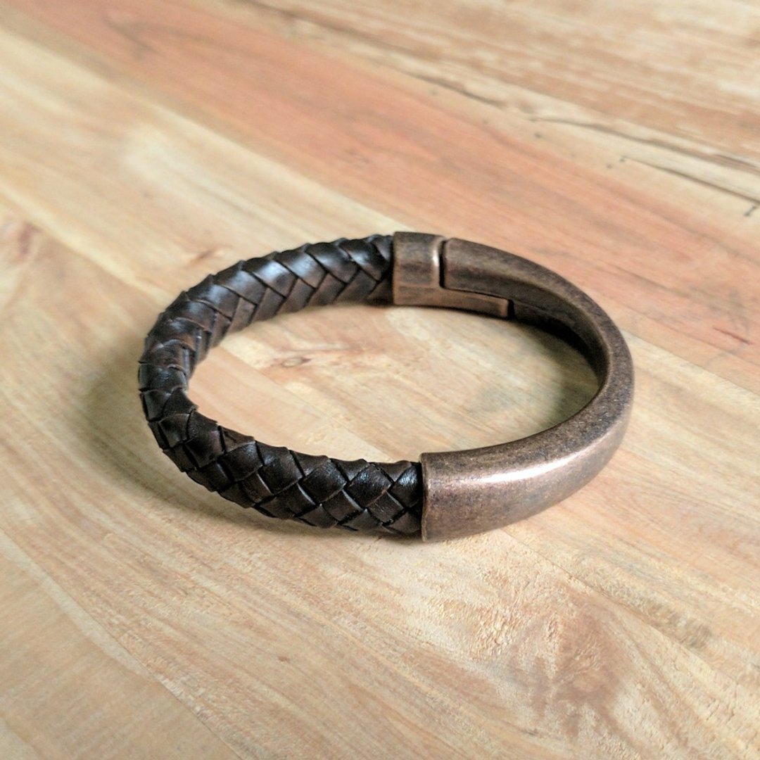 半月磁扣 真皮编织 手环 Leather bracelet - 手链/手环 - 真皮 咖啡色