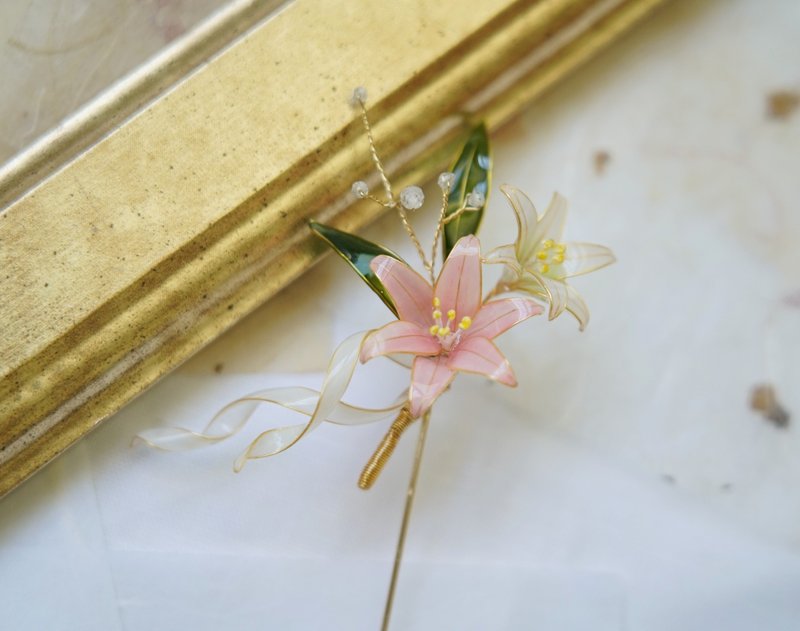 百合 - 手工树脂胸针帽饰别针心口针礼物 - 胸针 - 树脂 粉红色