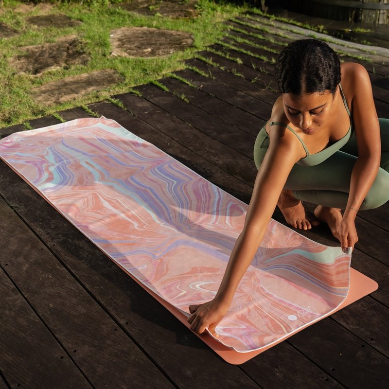 【Yoga Design Lab】Yoga Mat Towel 瑜珈铺巾 - Pearl (湿止滑) - 运动配件 - 其他材质 粉红色