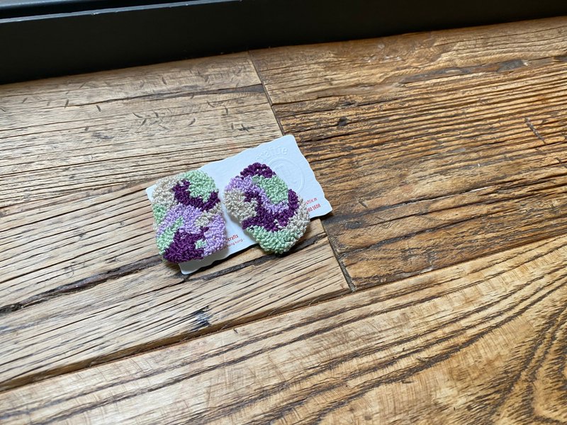 Muse Berries - 耳环/耳夹 - 绣线 紫色
