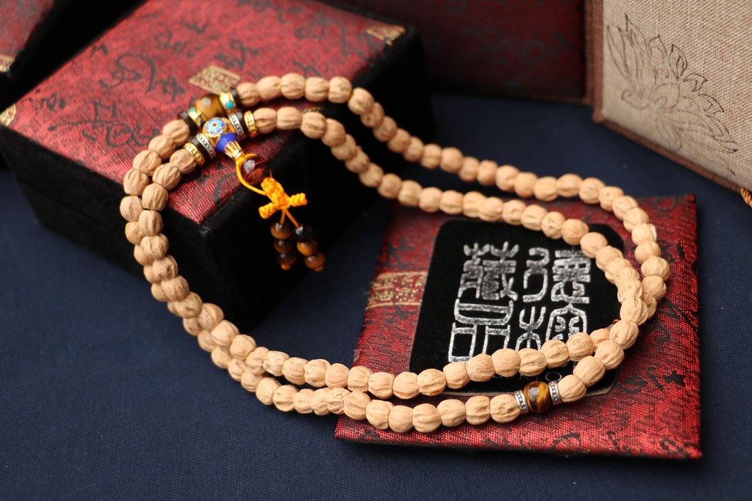 精品西藏热振柏香子108颗 佛珠设计 定制化串珠饰品 菩提子念珠 - 手链/手环 - 植物．花 