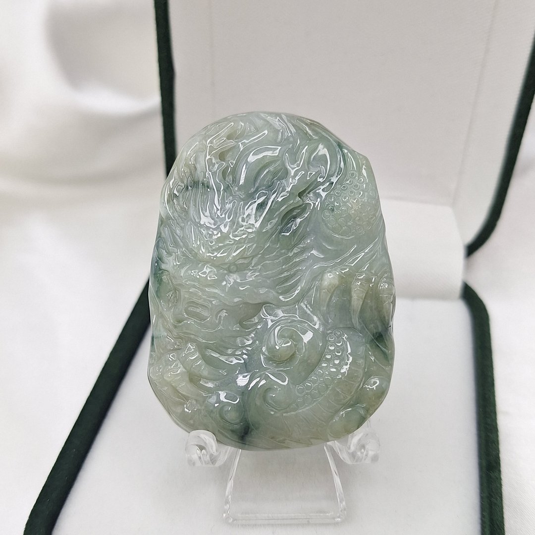 温润绿飘花 龙牌 牌件 挂件  | 天然缅甸玉A货翡翠 - 吊饰 - 玉石 