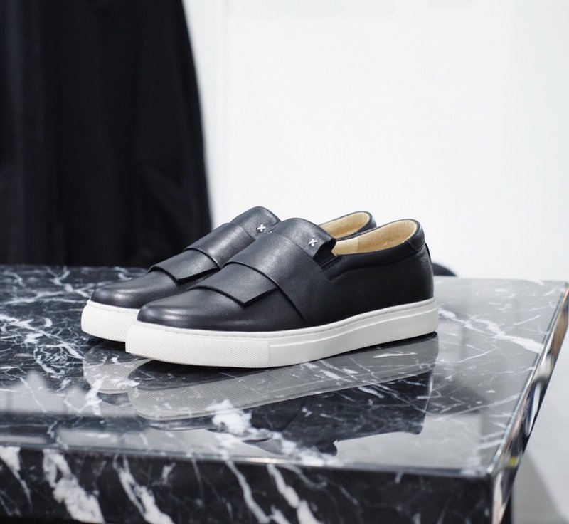 Placebo 黑色小牛皮silp-on - 女款休闲鞋 - 真皮 黑色