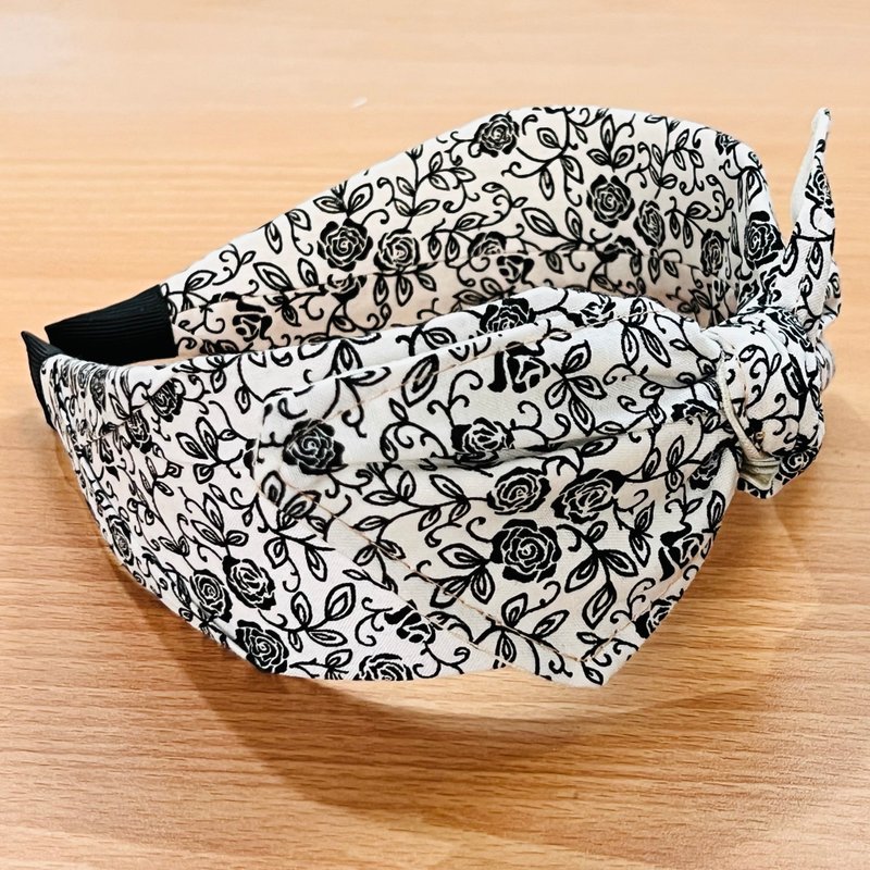 MOYA 宽版手工发箍 玫瑰园 白 - 发饰 - 棉．麻 蓝色