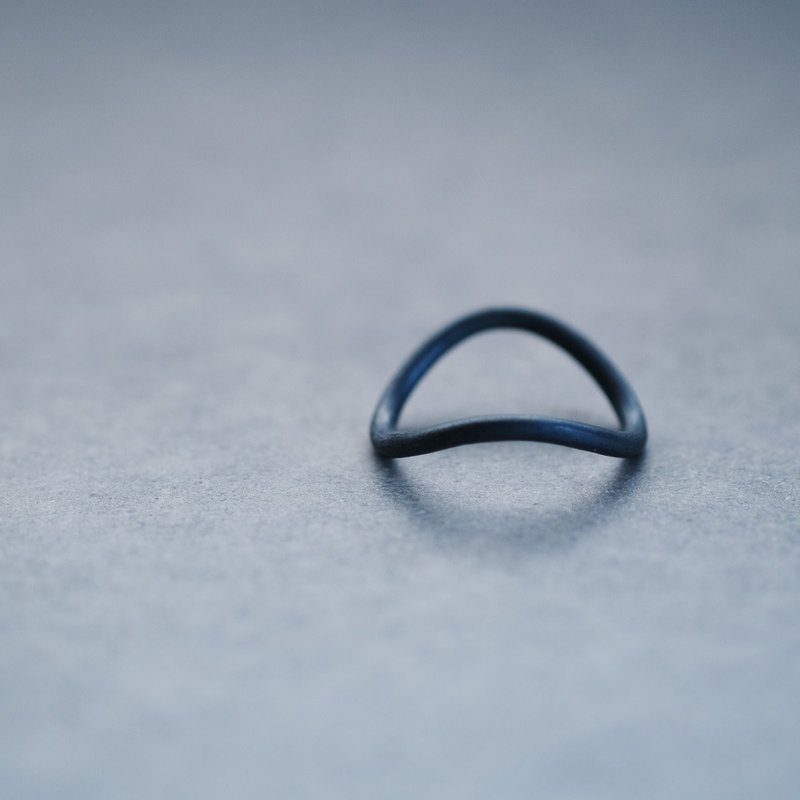 熏黑 波浪戒指 银 925 男女皆宜 - 对戒 - 其他金属 黑色