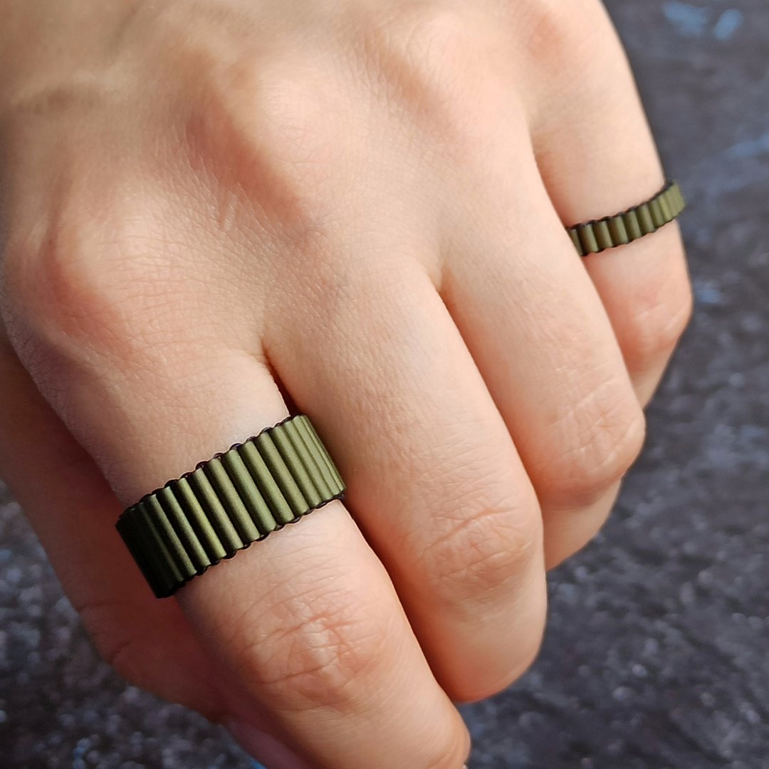 女士手工绿色戒指 手工饰品 宽版弹性戒指 弹性戒指 - 戒指 - 玻璃 绿色
