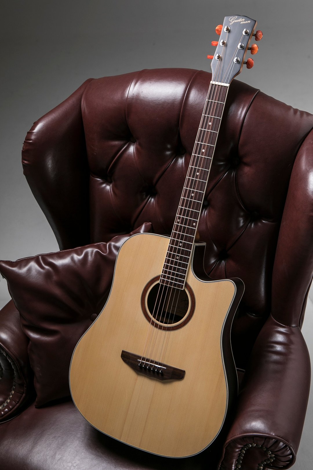 台湾原创 guitarman D-31AE 41寸 云杉面单板手工经典D桶电木吉他 - 吉他/乐器 - 木头 