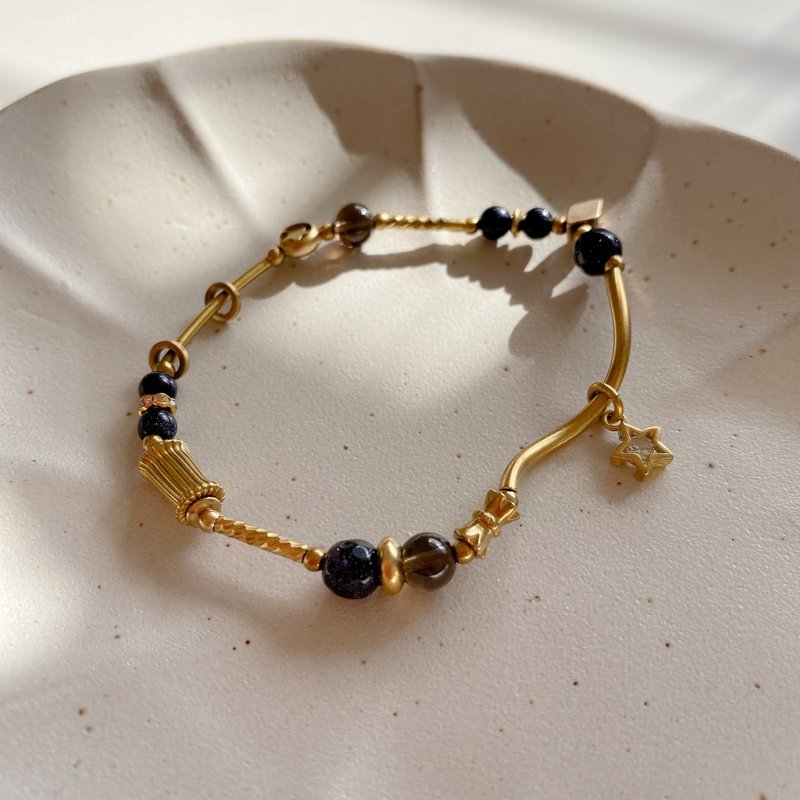 星夜小岛- 蓝砂石 茶水晶 黄铜手环 - 手链/手环 - 铜/黄铜 多色