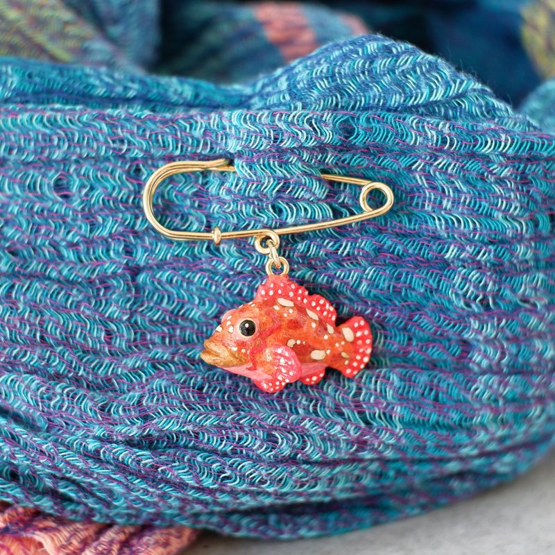 和纸饰品 胸针 石狗公 海鱼 - 胸针 - 纸 红色