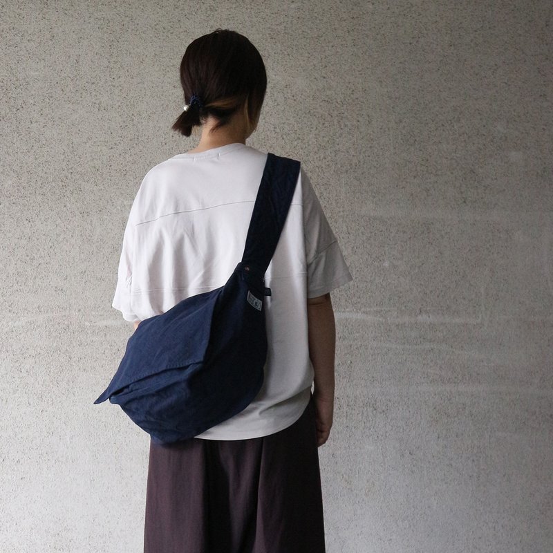 Newspaper Bag M [Dark Blue] (VC-5M) - 侧背包/斜挎包 - 棉 蓝色